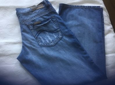 Outrage jeans