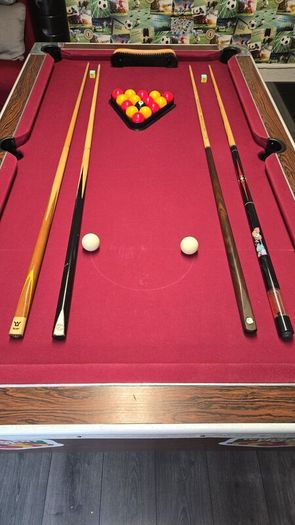 Pool table