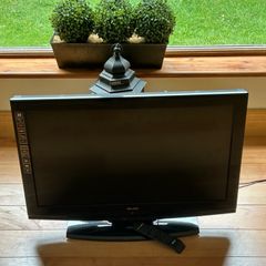 Walker 32" TV