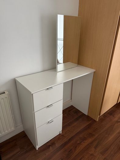Makeup vanity desk