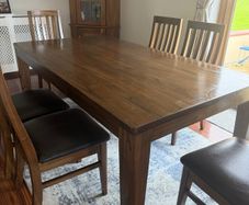 Walnut Dinning Room Table & 6 Chairs