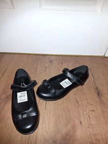 Brand NEW girls school shoes, size 1