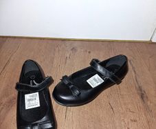 Brand NEW girls school shoes, size 1
