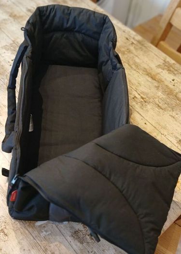 Phill & Teds Soft Shelled Newborn Bassinet