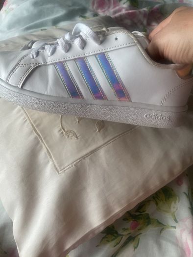 girls white adidas runners