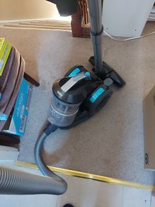 VAX Air Stretch Pet Vacuum Cleaner, Model No. CCQSASV1P1, 900W, in excellent condition