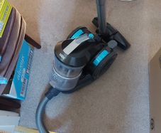 VAX Air Stretch Pet Vacuum Cleaner, Model No. CCQSASV1P1, 900W, in excellent condition