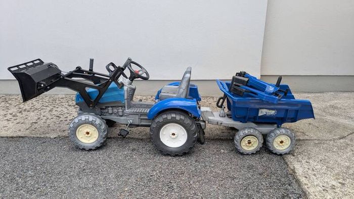 Kids tractor