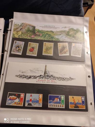 Stamp album UK's Presentation packs x 100
