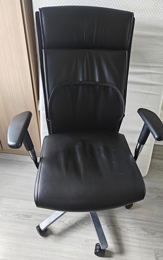Office leather chair