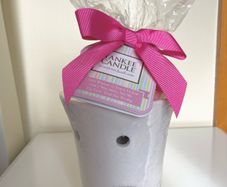 Yankee Candle White Melt Warmer & 3 Wax Melts Gift Set