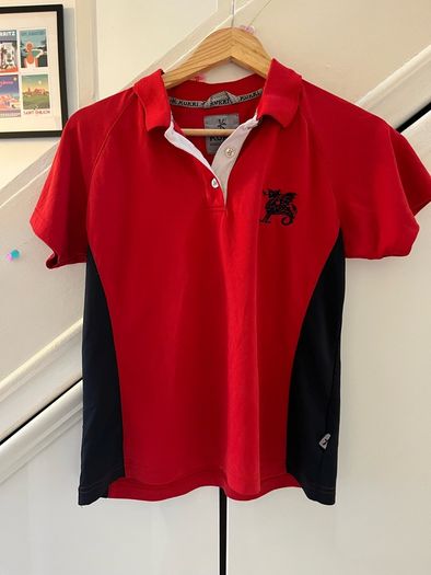 WESLEY College Girls Hockey uniform