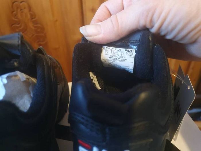 Kids Fila runners size 11 black