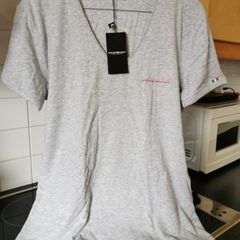 BNWT - Emporio Armani V Neck T-shirt SIZE M