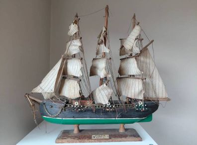 Fragata Ship Model