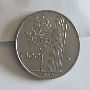 Italian 100 Lire 1966 Beautiful VF coin