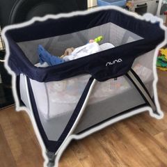 NUNA travel cot