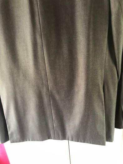 Daniel Grahame 2 piece suit size 42S like new CLEAR OUT