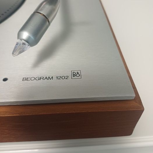 Hifi Gold Bang and olufsen Beogram 1202 Fully Automatic Fully serviced Turntable with New original SP14 Cartridge and Stylus fully professionally serviced