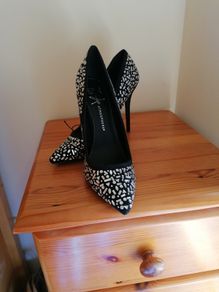 Women's Shoe's JEWELLED REDUCED Black Stilletto size 6 NEW
