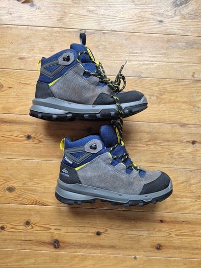 Decathlon Kids high-rise, waterproof hiking boots UK 4 EU 37, MH900 - Blue