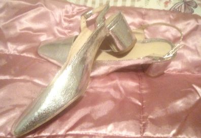 Women's shoes