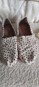 Ladies flats  TOMS