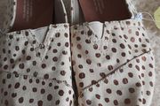 Ladies flats  TOMS