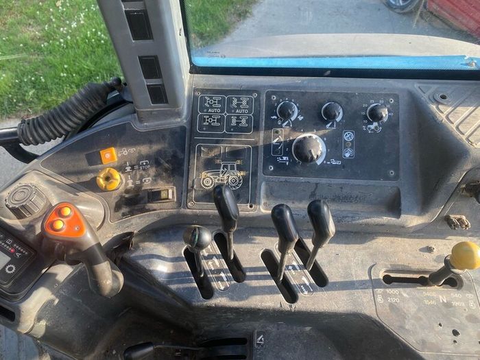 New holland 8360