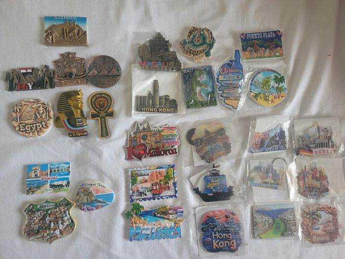Travel Magnet BUNDLE. 30 Magnets + 1 USA Sticker