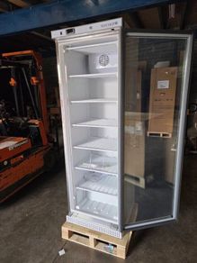 Display freezer