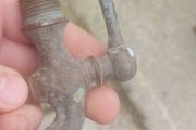 Vintage solid brass tap,,see pictures for condition, sold as seen,buyer collects or pays postage thank you,