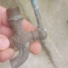 Vintage solid brass tap,,see pictures for condition, sold as seen,buyer collects or pays postage thank you,