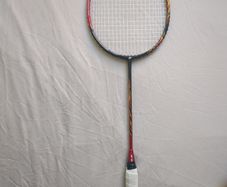 Yonex Astrox 99 play (badminton racket)