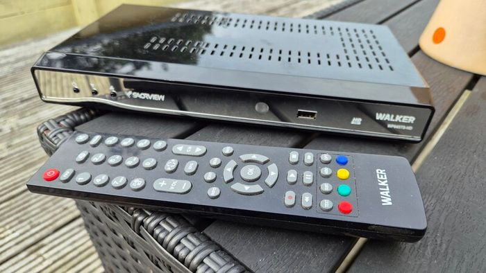 Walker Satellite Receiver