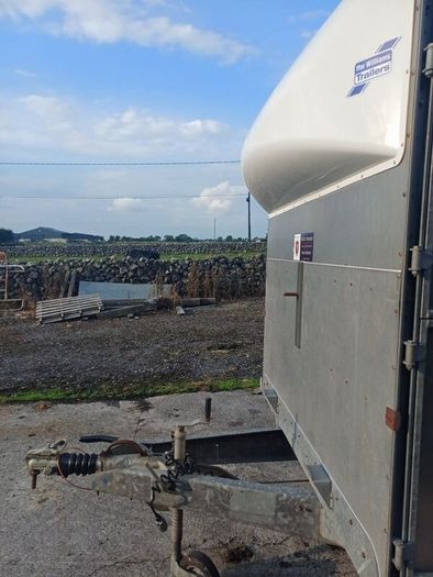 Cattle trailer