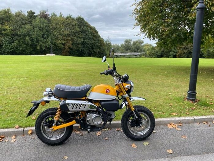 Honda Monkey 125 - Banana Yellow