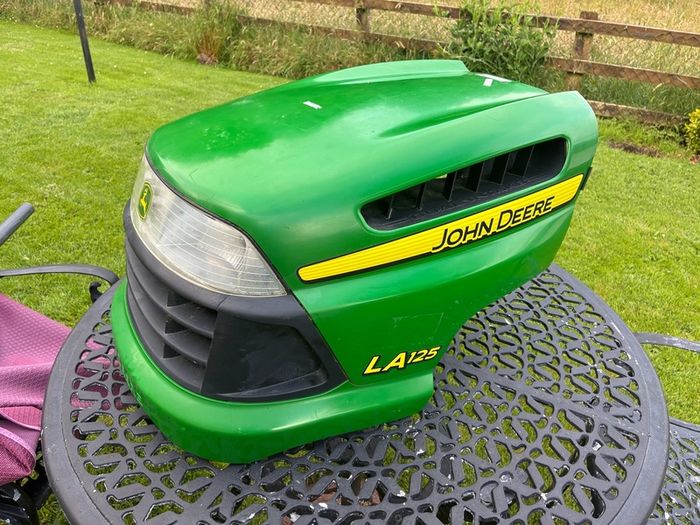 John Deere LA Series Bonnet / Hood
