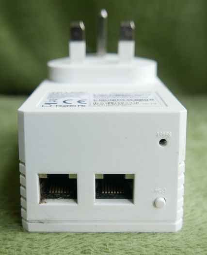 TP-Link AV500 WiFi Range Extender 300Mbps Universal Booster Repeater Wall Plug
