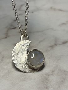 Sterling silver moonstone pendant. 18 or 20 inch chain