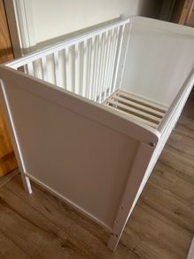 baby cot