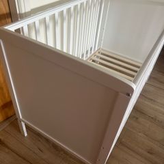 baby cot