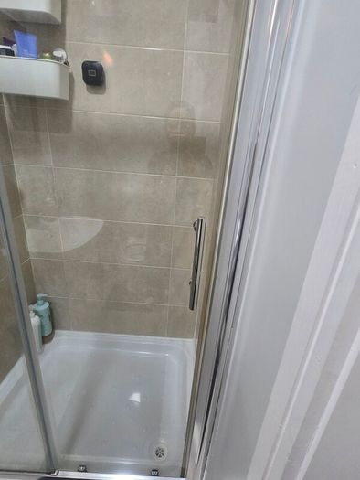 bath and shower glass screens