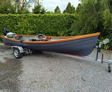 New 19ft Kingfisher boat with trailer and 20hp Tohatsu Electric start engine like new!