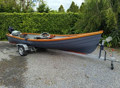 New 19ft Kingfisher boat with trailer and 20hp Tohatsu Electric start engine like new!