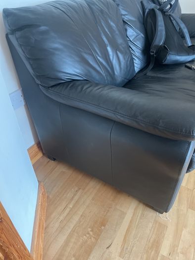 Black leather 3 piece suite