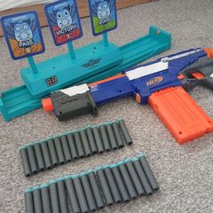 Nerf gun with bullets amd moving target shooter