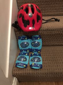 Full kids protection set: helmet, knees and elbows