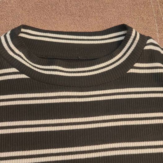 H&M Sleeveless Mock Neck  Top size 10