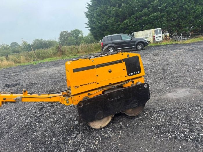 JCB  roller